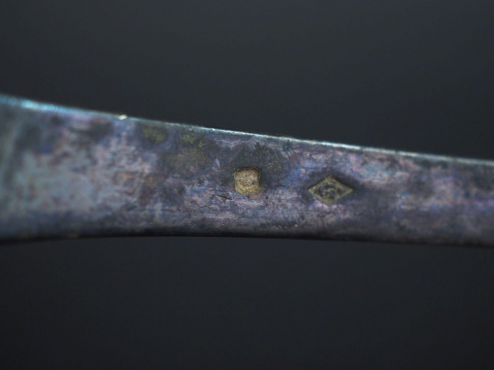 Importante louche en argent 925, poinçon Minerve, modèle uniplat.  Mon