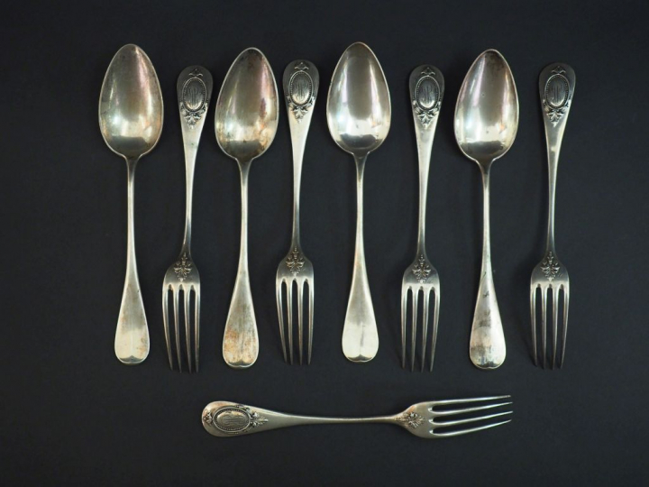 Suite de quatre grands couverts et une fourchette en argent 925, poinç