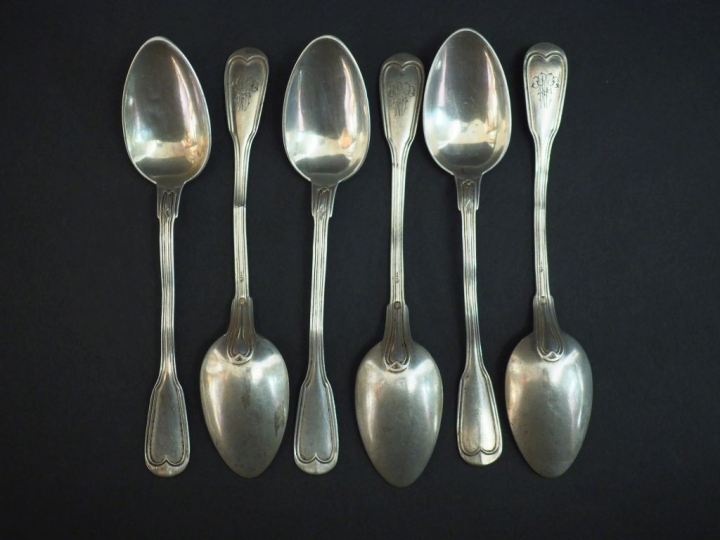 Suite de six petites cuillères en argent 925, poinçon Minerve, modèle 