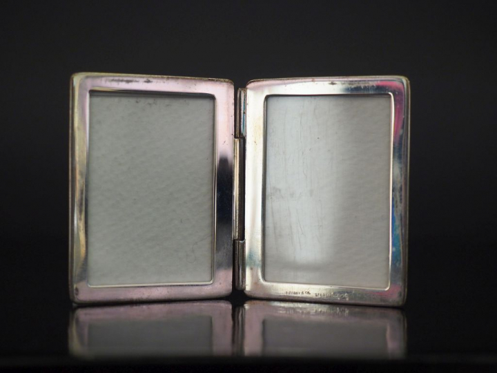 TIFFANY   Co Porte-photo double en argent 925.  Signé.  5,7 x 4,5 cm P