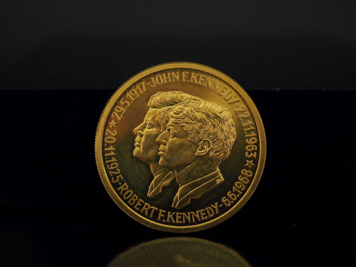 Médaille commémorative de John F. Kennedy en or jaune 999°/00. Frappe 