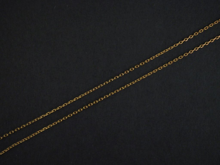 Chaine en or jaune, maille forçat. Poids. 1,95 g (accidentée)   