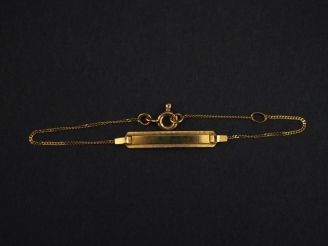 Vente aux enchères Bracelet de naissance en or jaune 750. Long. 14 cm Poids. 1,31 g   