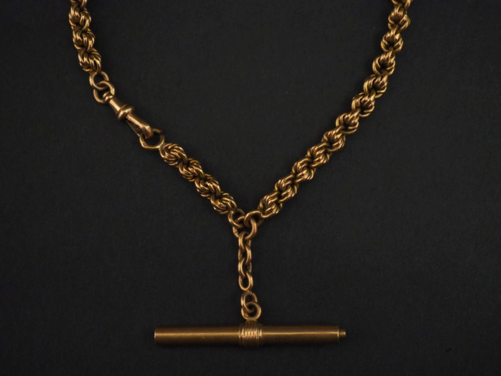 Giletière Napoléon III en or jaune, maille ronde tressée. Poids tel. 3