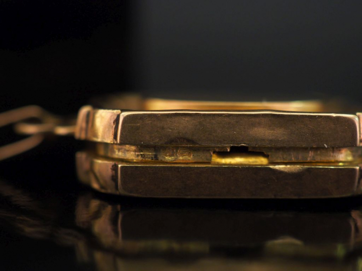 Giletière Napoléon III en or jaune 750, agrémentée d'un pendentif port
