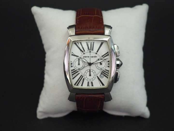 Pierre CARDIN, Time couture Montre bracelet, boitier rectangulaire de 