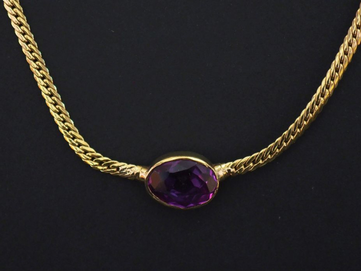 Collier souple en or jaune 750, maille plate anglaise, ornée en son ce