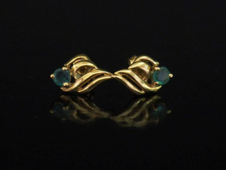 Vente aux enchères Paire de puces d'oreilles ajourées en or jaune 750, serties d'une pier