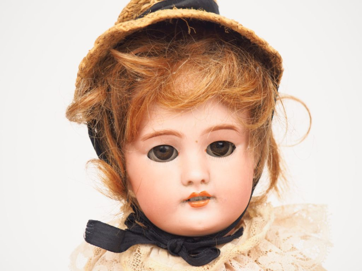 Poupée DEP taille 6, tête porcelaine de fabrication allemande, bouche 
