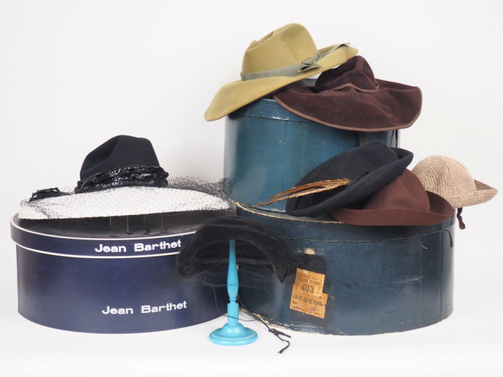 3 différentes boites à chapeau dont une de Jean Barthet avec son chape
