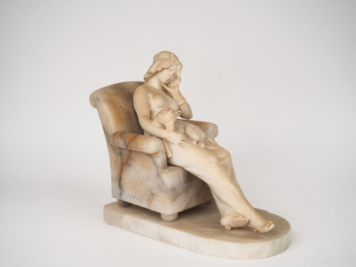 G. GAMBOGI. Groupe en albâtre "jeune fille au chien". Signé. Dim. 31,5