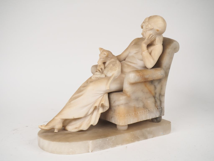 G. GAMBOGI. Groupe en albâtre "jeune fille au chien". Signé. Dim. 31,5