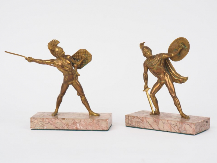 Paire de sujets Napoléon III en bronze doré et marbre "guerriers antiq