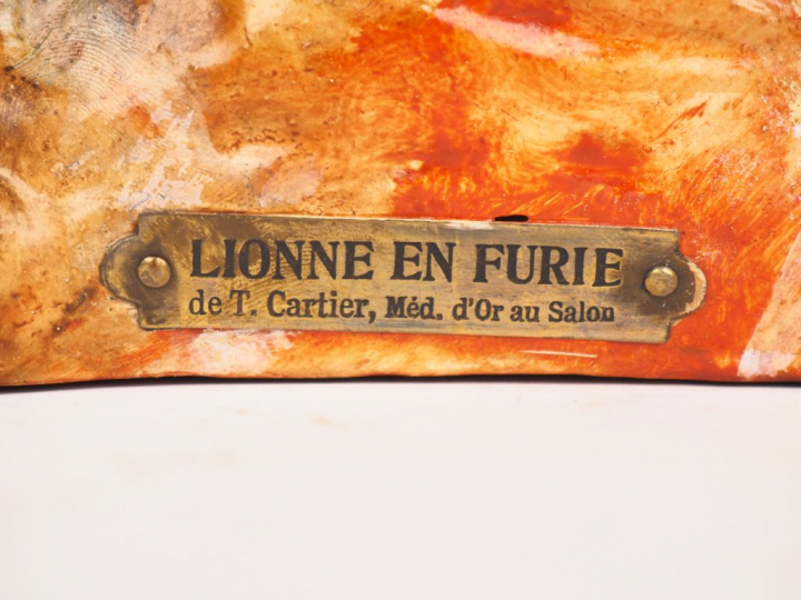 CARTIER.  "la lionne en furie" Sculpture en plâtre polychrome. Signée 