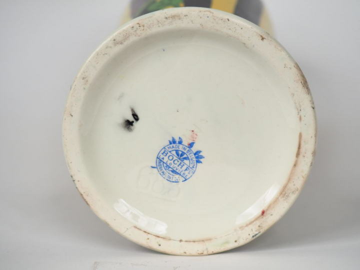 BOCH LA LOUVIERE.  Vase ovoïde Art Déco en céramique à décor de fleurs