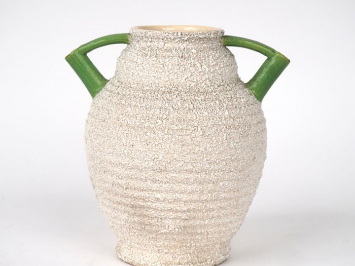 Chevrette 1960 en céramique blanche et verte. H. 22 cm