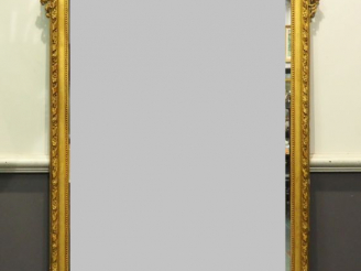 Vente aux enchères Glace de cheminée Napoléon III de style Louis XVI en bois et stuc doré