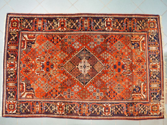 Vente aux enchères Tapis d'Orient Dim.134,5 x 205 cm