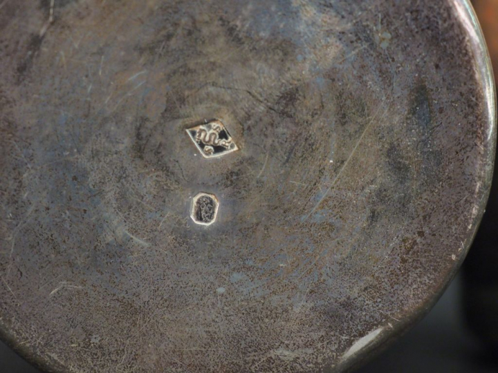 Timbale Restauration en argent lisse 950, poinçon Vieillard, à décor d