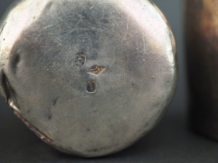 Timbale Restauration en argent lisse 950, poinçon Vieillard, à décor d