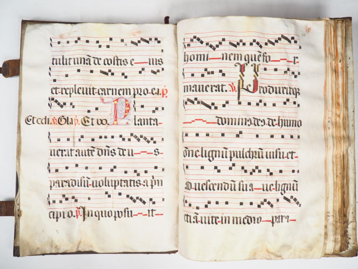 [ANTIPHONAIRE]. SPECTACULAIRE ANTIPHONAIRE MANUSCRIT SUR PEAU DE VÉLIN