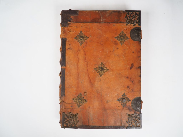 [ANTIPHONAIRE]. SPECTACULAIRE ANTIPHONAIRE MANUSCRIT SUR PEAU DE VÉLIN