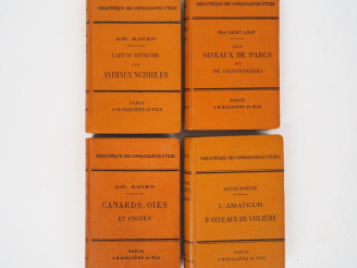 Vente aux enchères [CHASSE - OISEAUX]. BIBLIOTHÈQUE DES CONNAISSANCES UTILES. 4 volumes i