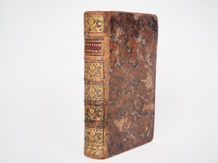 [MENON]. LA CUISINIÈRE BOURGEOISE, suivie de l’Office, à l’usage de to