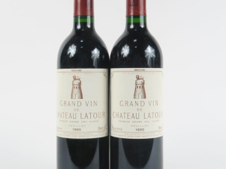 Vente aux enchères 2 BOUTEILLES CHÂTEAU LATOUR 1er GCC PAUILLAC - 1990
