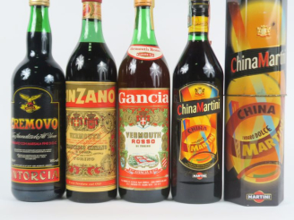 Vente aux enchères 4 BOUTEILLES : 1 VIEUX CINZANO - 1 VERMOUTH ROSSO GANCIA - 1 CREMOVO I