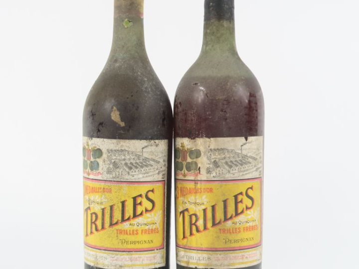 2 VIEILLES BOUTEILLES VIN TONIQUE TRILLES - BS/1 NIVEAU BAS
