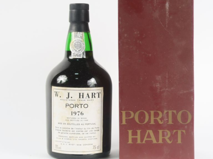 1 BOUTEILLE PORTO W.J. HART - 1976 - COFFRET
