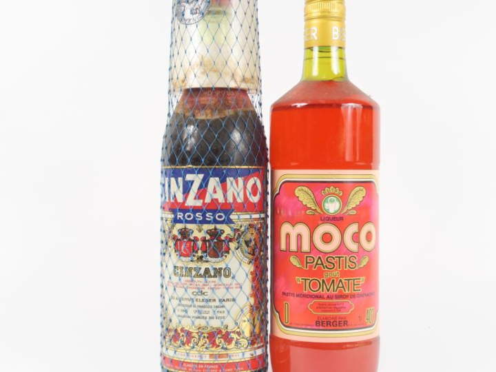 2 BOUTEILLES : 1 CINZANO ROSSO - 1 MOCO PASTIS BERGER GOUT TOMATE 40.1