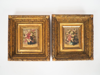 Vente aux enchères P. TALL. "Bouquet de fleurs". Paire d'huiles sur panneaux, signées en 