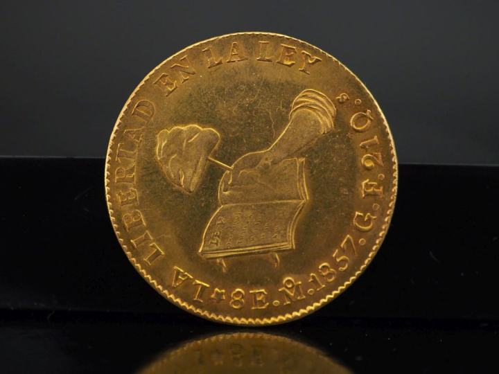 Une pièce de 8 Escudos or, Republica Mexicana, 1857.  FRAIS ACHETEURS 