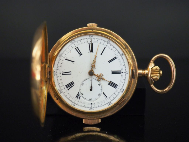 ANONYME  Début XXe siècle  Montre de poche savonnette en or avec sonne