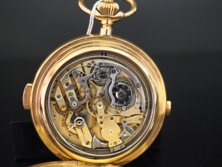 ANONYME  Début XXe siècle  Montre de poche savonnette en or avec sonne