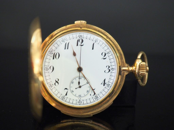Importante montre de gousset chronographe en or jaune 750.  Couvercle 