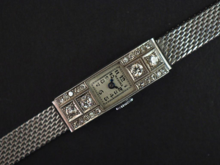 MAXIMA,  Montre bracelet de dame de style Art déco, boitier or blanc 5