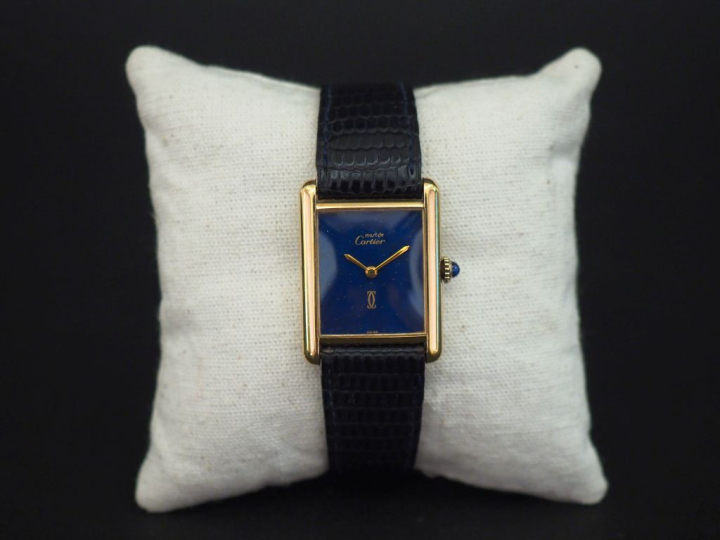 CARTIER, Must Montre bracelet de dame, modèle "Tank". Boiter rectangul