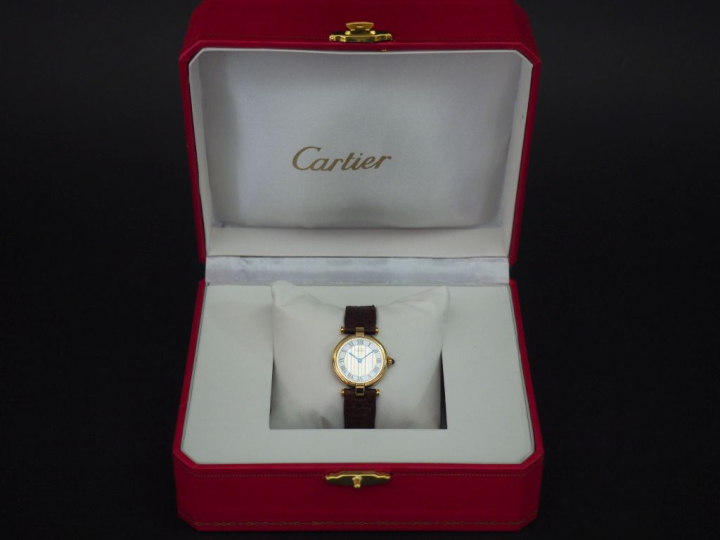 CARTIER, Must Montre bracelet de dame, modèle "Vendôme". Boitier en ar