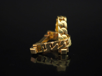 Vente aux enchères Paire de boutons de manchettes en or jaune 750, maille gourmette. Poid