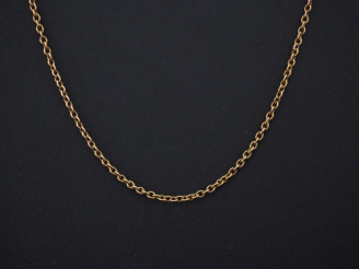 Vente aux enchères Chaine en or jaune 750, maille forçat.  Long. 42 cm Poids. 5,29 g (pet