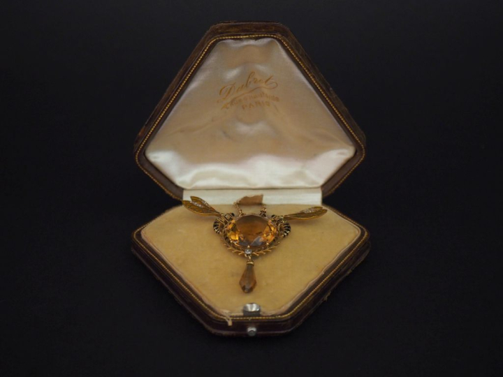 Collier Art Nouveau en or jaune 750, orné en son centre d'un quartz en