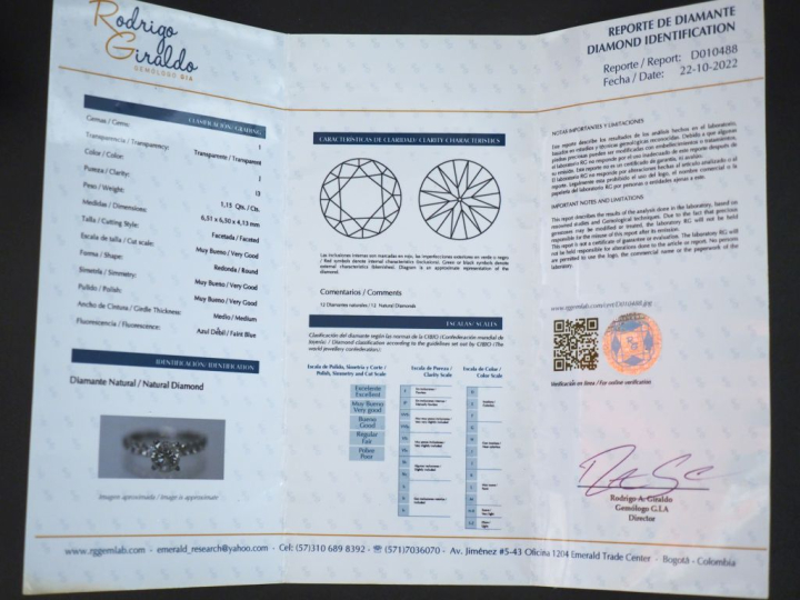 Bague en or blanc 585, sertie en son centre d'un diamant de 1,15 ct J-