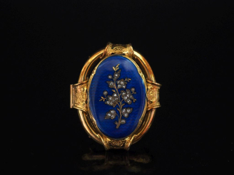 Vente aux enchères Broche Napoléon III de forme ovale en or jaune 750 et émail bleu, à dé