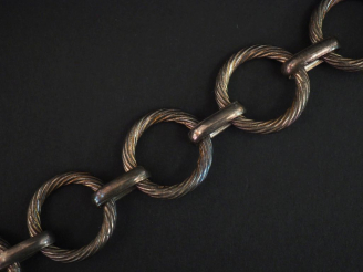 Vente aux enchères Bracelet articulé en argent 925, maille jaseron.  Le maillon rond, à d