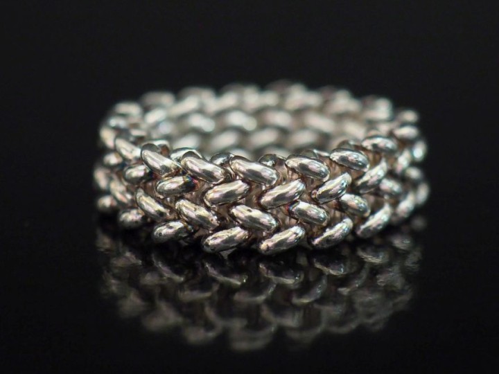 Bague bandeau en argent, maille souple grains de riz. TDD. 51 1/2  Poi