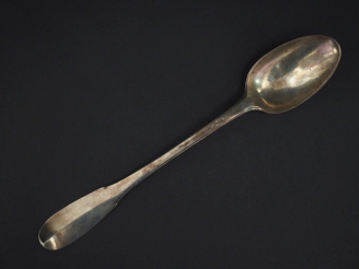 Vente aux enchères Grande cuillère à ragoût XVIIIème en argent, modèle uniplat.  Long. 31