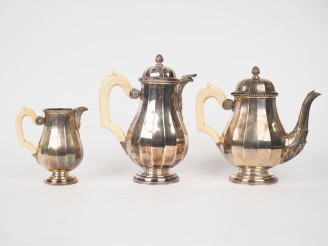 Vente aux enchères 	Service trois pièces Napoléon III en argent 925, poinçon Minerve, mod